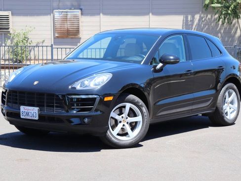 Used 2017 Porsche Macan AWD/4WD image 4