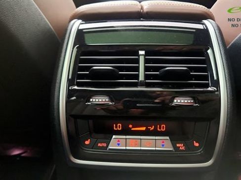 Used 2026 BMW X7 M60i AWD/4WD image 59