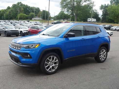 Used 2022 Jeep Compass Latitude AWD/4WD image 7