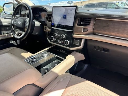Used 2024 Ford Expedition Max Limited AWD/4WD image 18