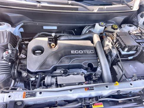 Used 2018 Chevrolet Equinox LT FWD image 10