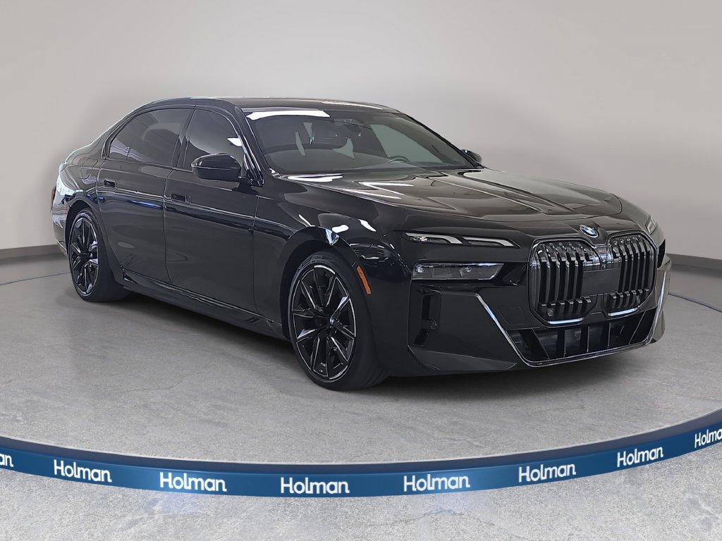 Certified 2023 BMW i7 xDrive60 AWD/4WD image 3