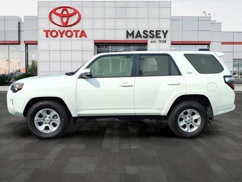 Used 2021 Toyota 4Runner SR5 Premium w/ Moonroof Package RWD image 6