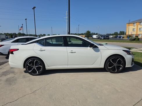 Used 2024 Nissan Altima 2.5 SR FWD image 4