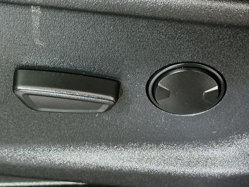 Used 2023 Ford F150 XLT image 13