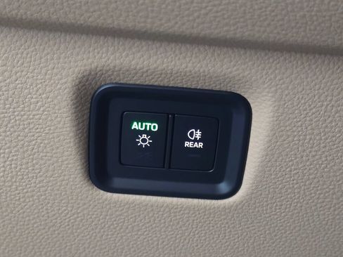 Certified 2026 Porsche Cayenne AWD/4WD image 26