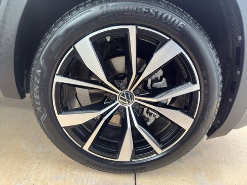 New 2026 Volkswagen Atlas Cross Sport SEL Premium R-Line image 19