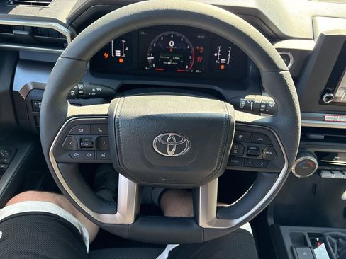 Used 2026 Toyota 4Runner SR5 AWD/4WD image 22