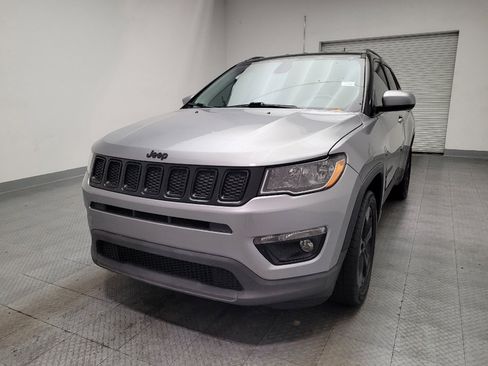 Used 2018 Jeep Compass Latitude FWD image 15