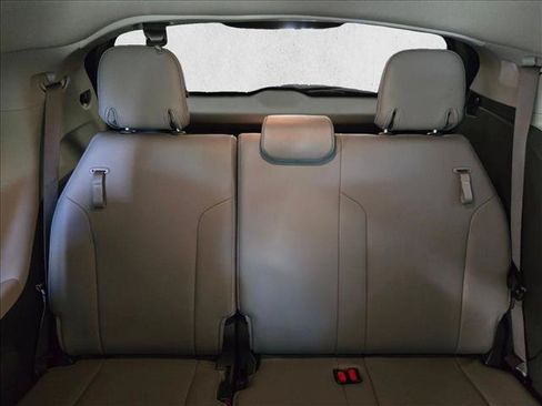 Used 2021 Toyota Sienna XLE FWD image 20