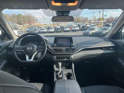 Used 2025 Nissan Altima 2.5 SV image 27