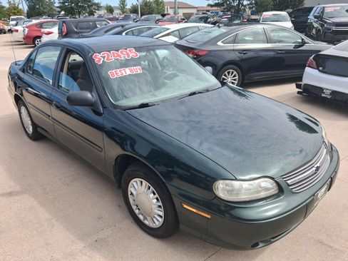 Used 2002 Chevrolet Malibu V6 FWD image 2