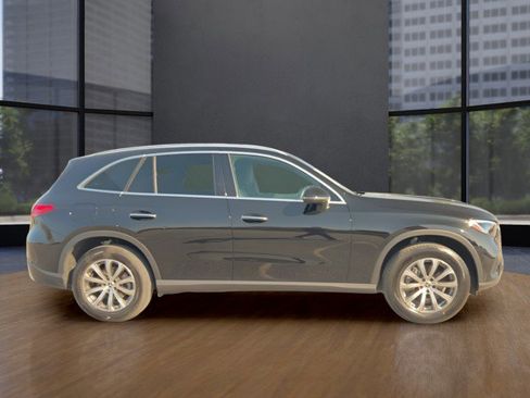 Used 2024 Mercedes-Benz GLC 300 image 6