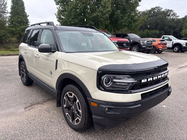 Used 2024 Ford Bronco Sport Outer Banks w/ Tech Package AWD/4WD image 3
