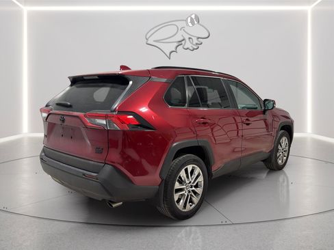 Used 2020 Toyota RAV4 XLE Premium AWD/4WD image 5