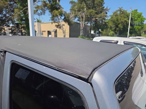 Used 2015 Jeep Wrangler Sport w/ Connectivity Group AWD/4WD image 3