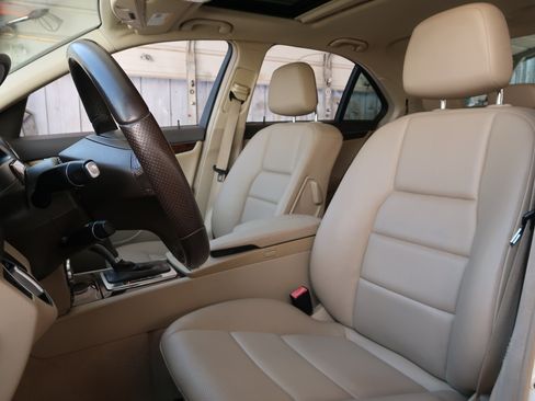 Used 2013 Mercedes-Benz C 250 Sedan image 12