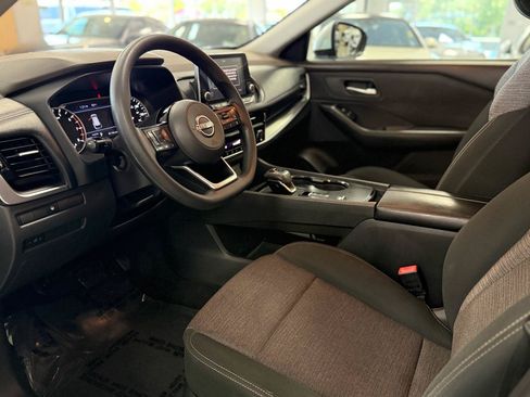 Used 2022 Nissan Rogue SV FWD image 9