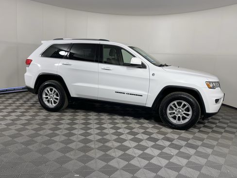 Used 2018 Jeep Grand Cherokee Laredo AWD/4WD image 6