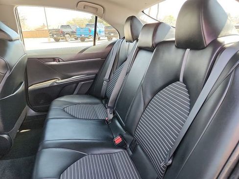 Used 2022 Toyota Camry SE image 11