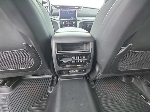 Used 2022 Jeep Grand Cherokee Overland AWD/4WD image 16
