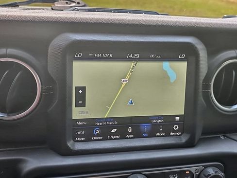 Used 2023 Jeep Wrangler Unlimited Sahara w/ Cold Weather Group AWD/4WD image 22