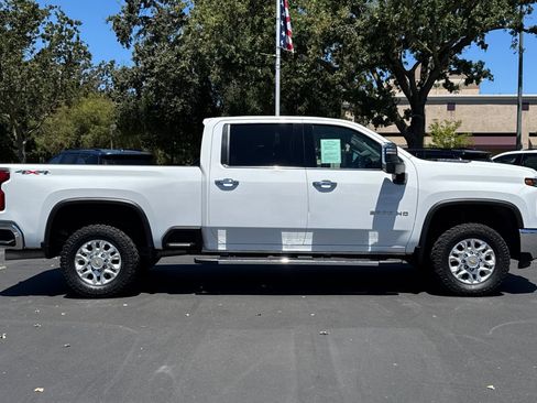 Used 2024 Chevrolet Silverado 2500 LTZ AWD/4WD image 2