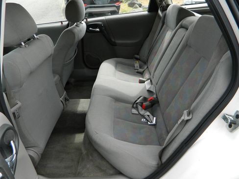 Used 2003 Saturn L-Series LW200 w/ Audio Pkg I FWD image 14