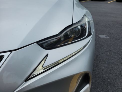 Used 2017 Lexus IS 200t RWD image 11