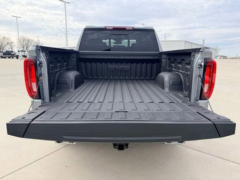 New 2026 GMC Sierra 1500 SLT w/ SLT Premium Package image 5