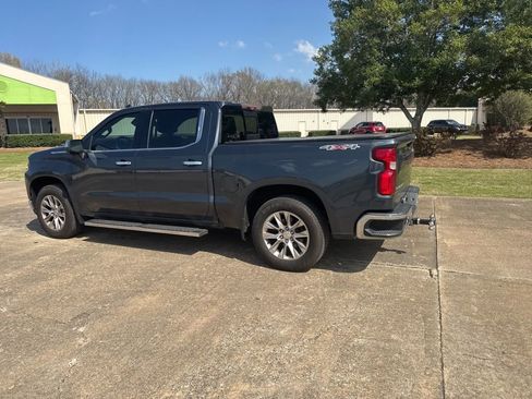 Used 2020 Chevrolet Silverado 1500 LTZ w/ LTZ Premium Package image 8