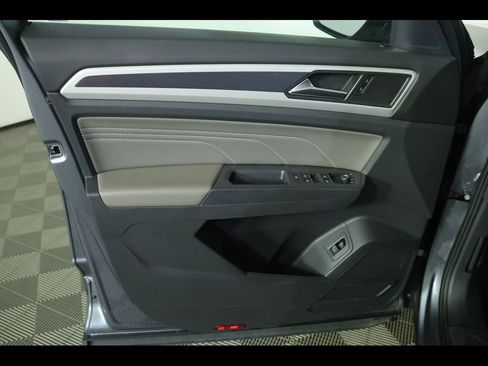 Used 2021 Volkswagen Atlas Cross Sport SEL image 24