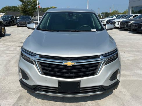 Used 2022 Chevrolet Equinox LT FWD image 2