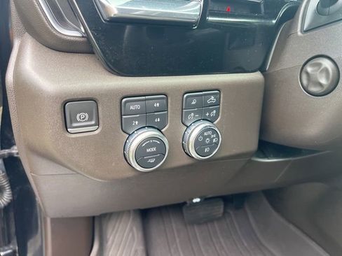 Used 2022 GMC Sierra 1500 SLT w/ SLT Premium Plus Package AWD/4WD image 8