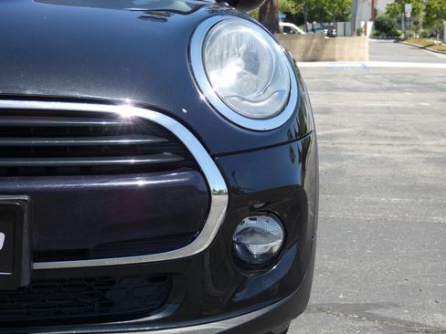 Used 2018 MINI Cooper 2-Door Hardtop FWD image 16