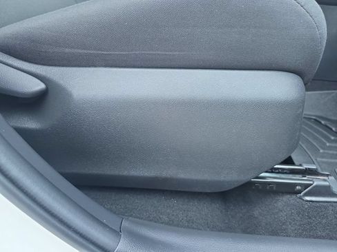 Used 2024 Toyota RAV4 LE FWD image 31