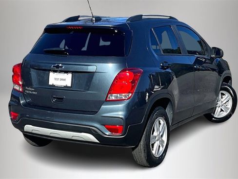 Certified 2022 Chevrolet Trax LT w/ LT Convenience Package image 6