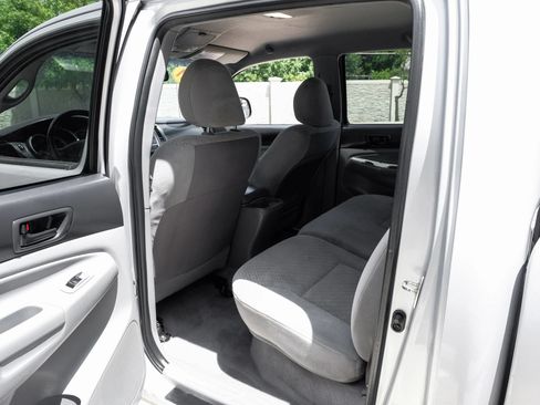 Used 2011 Toyota Tacoma 4x4 Double Cab w/ SR5 Pkg #2 image 40