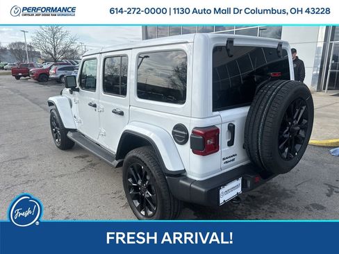 Used 2025 Jeep Wrangler Unlimited Sahara image 6
