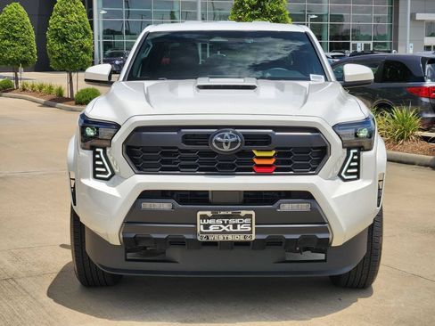 Used 2024 Toyota Tacoma TRD Sport AWD/4WD image 2