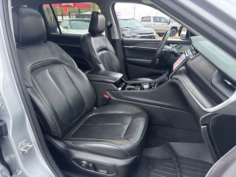 Used 2022 Jeep Grand Cherokee L Limited image 12