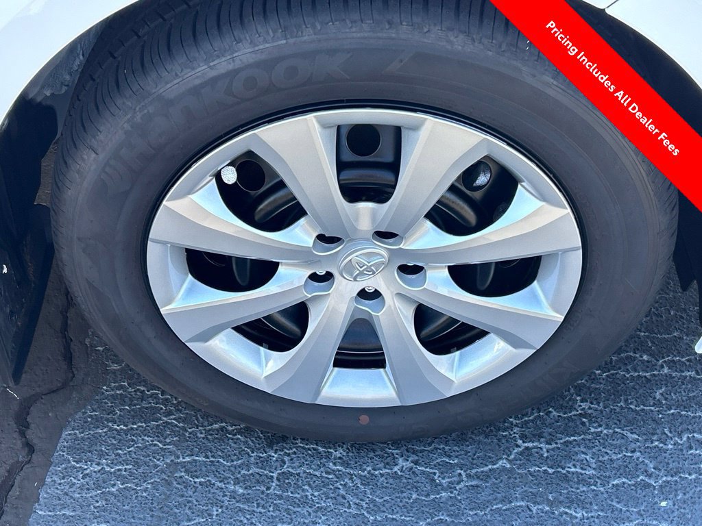 Used 2026 Toyota Corolla LE FWD image 22