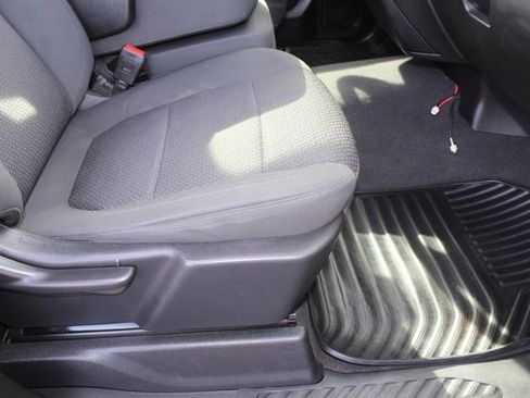 Used 2022 Chevrolet Silverado 2500 Custom w/ Custom Value Package image 12