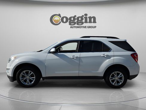 Used 2017 Chevrolet Equinox LT w/ Convenience Package image 2