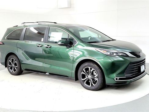 New 2026 Toyota Sienna Platinum AWD/4WD image 7