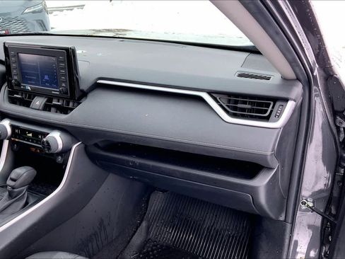 Used 2022 Toyota RAV4 XLE image 19