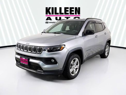 Used 2023 Jeep Compass Latitude AWD/4WD image 3
