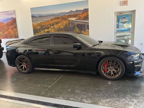 Used 2016 Dodge Charger SRT Hellcat w/ Harman/Kardon Audio Group RWD image 2
