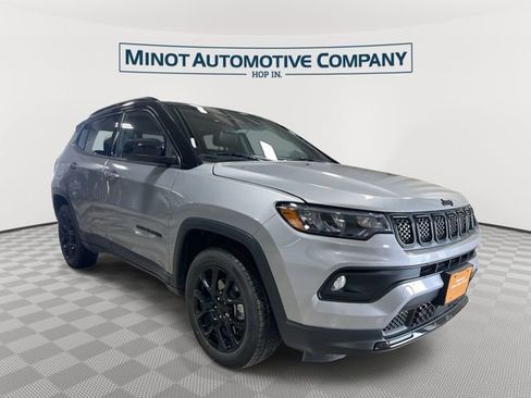 Certified 2023 Jeep Compass Latitude w/ Convenience Group AWD/4WD image 1