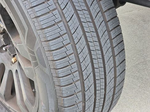 Used 2004 Chevrolet Avalanche Z66 w/ Preferred Equipment Group image 10